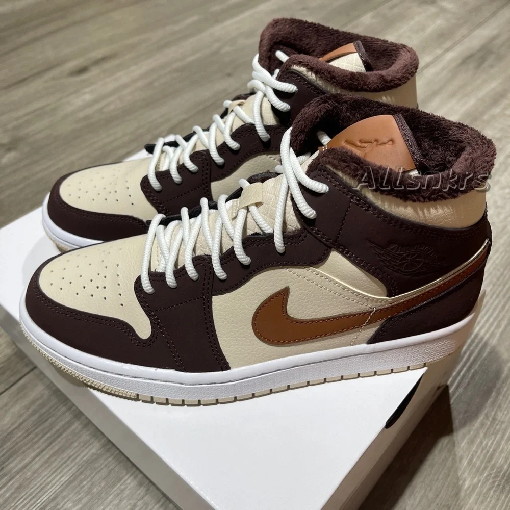 Air Jordan 1 Mid Women’s Brown Oatmeal - Picture 9 of 10
